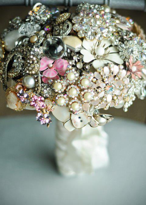 Brooch bouquet by The Ritzy Rose Photo by Sonja Revells